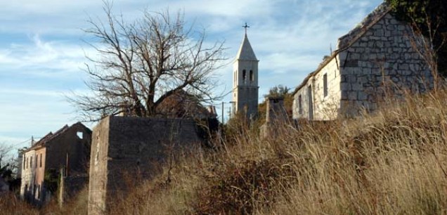 Katastrofalno stanje Hrvatskog sela, ali možda ne još dugo!