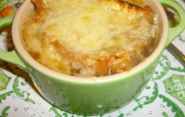 Tradicionalni recept za juhu sa zapečenim kruhom