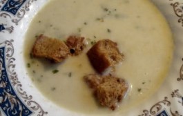 Tradicionalna biljna juha sa žumanjcima