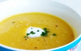 Tradicionalna pileća kisela juha s rižom i jajima