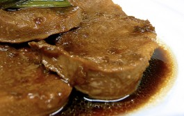 Priprema pirjanog telećeg jezika s pancetom