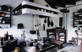 Stari komin (kamin, ognjište), upotreba i tradicionalna stara pomagala na kaminu