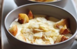 Bakina juha s bademima i slatkim vrhnjem