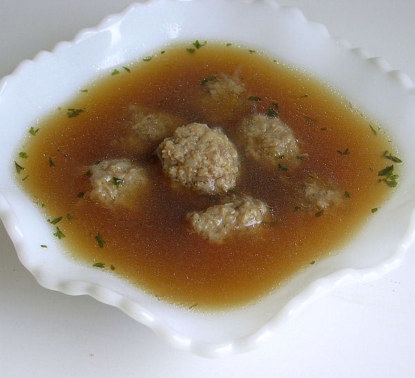 Goveđa juha s knedlama od jetrice