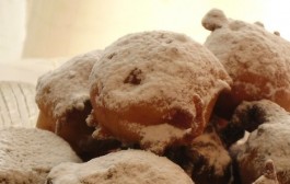 Domaći ukusni uštipci s grožđicama – nekada su ih zvali miševi –