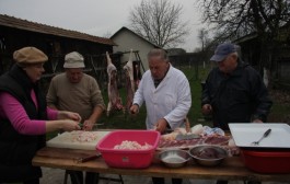Tradicionalno staro kolinje i recepti s starog Molsavačkog stola