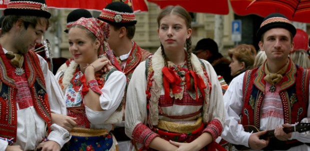 Sijelo – noćno udvaranje djevojkama uz pjesmu i kućne poslove