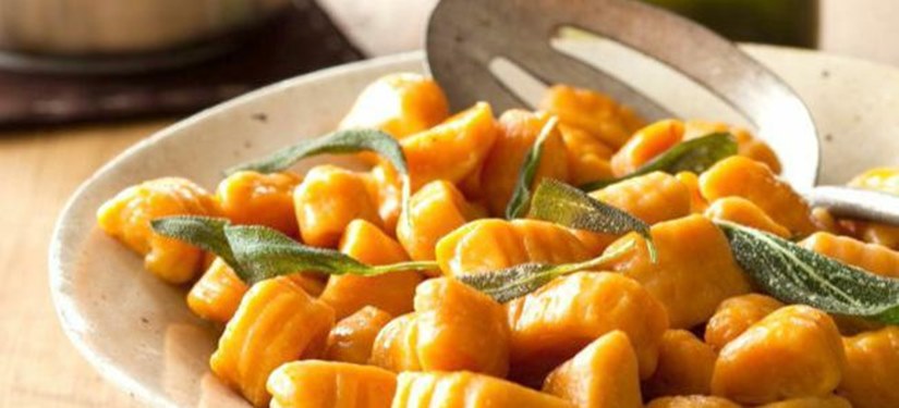 Recept za domaće njoke s maslacem  i listićima kadulje