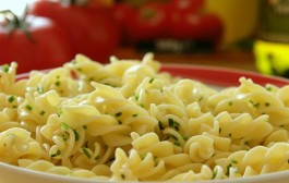 Najbolji fusili s bosiljkom ružmarinom češnjakom